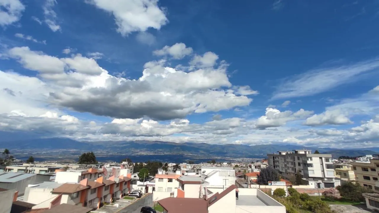 Departamento Sector De La Embajada Americana キト アパート